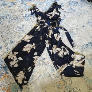 Jumpsuit - tulip styled legs